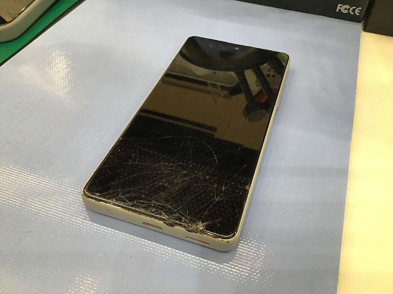 iPhoneの画面が割れた！修理は「正規店」と「街の修理店」どっちに出すべき？失敗しない選び方